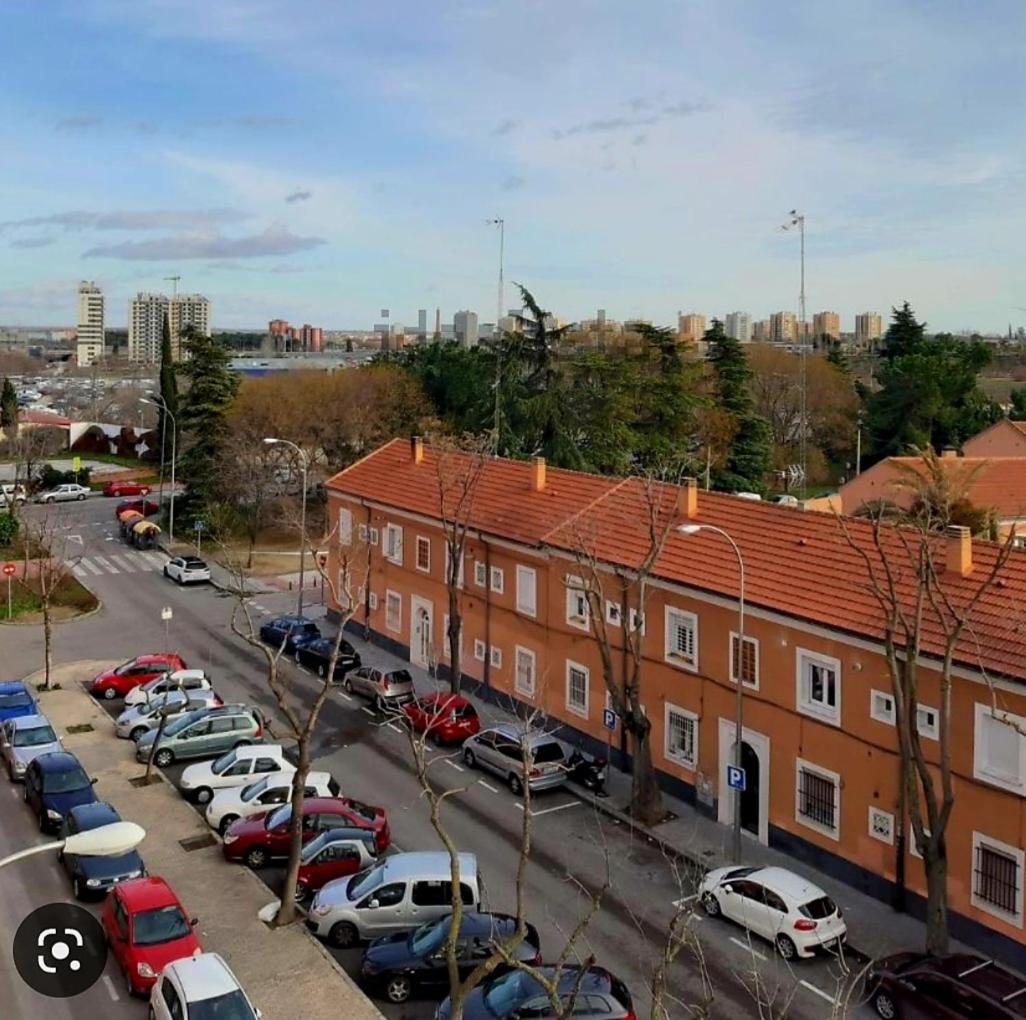 Habitacion Privada En Piso A 10 Minutos De Atocha Madrid Buitenkant foto